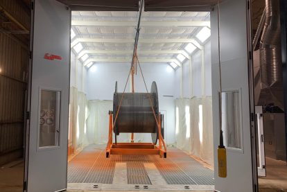 Spray booths for large components
