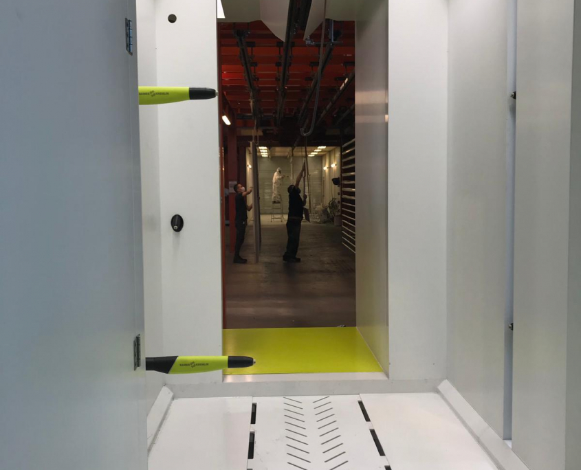 Automatic powder painting booth 2