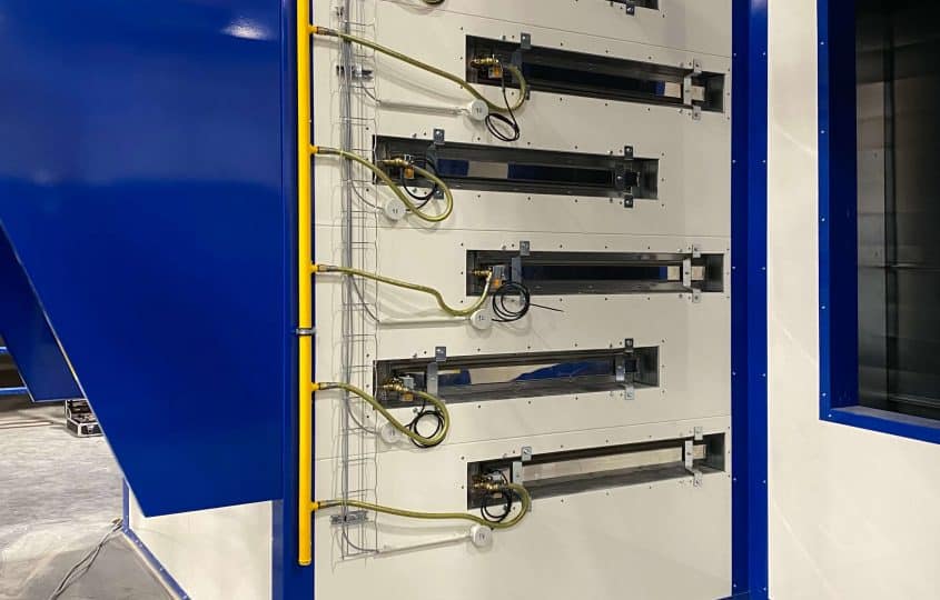 Four avec préchauffage des pièces avec panneaux IR