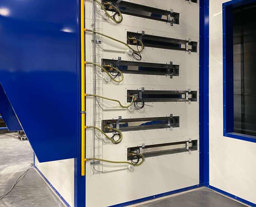 Oven with IR panels for preheating of the pieces