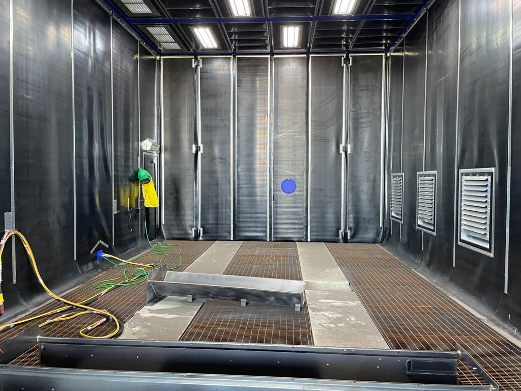 03 Shot blasting booth internal view 1 Eurotherm