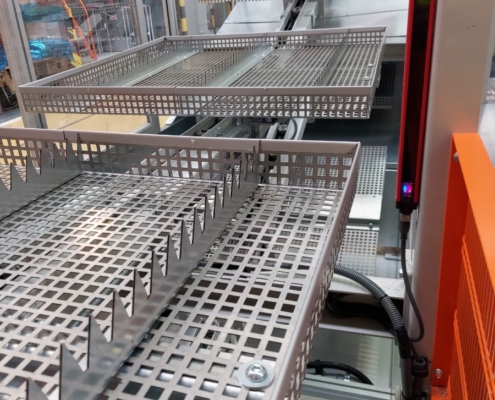 Loading trays annealing oven