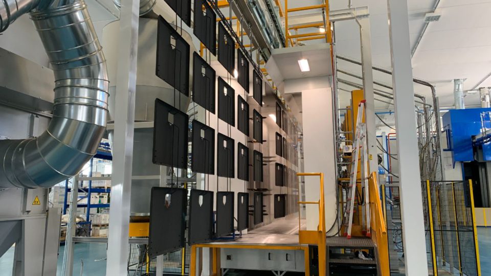 Peinture en poudre automatisée pour l&rsquo;automobile