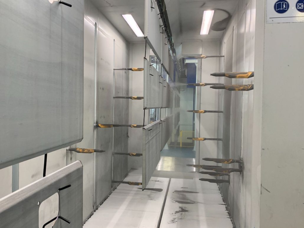 Interno cabina di verniciatura a polvere automatica 1 Eurotherm