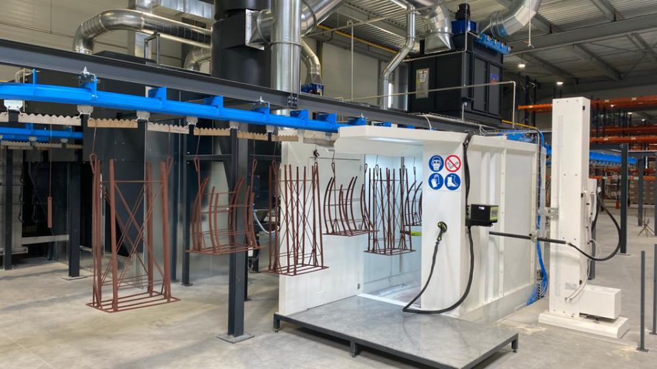 Installation automatique de peinture en ligne pour Louis Moulin