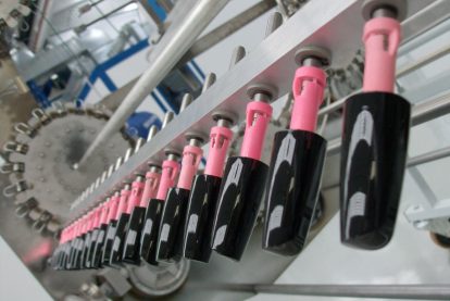 Impianto di verniciatura per cosmetica