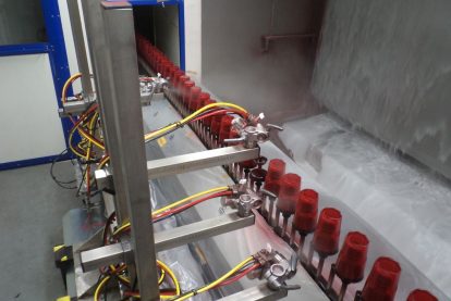 impianto automatico di verniciatura a liquido per cosmetica