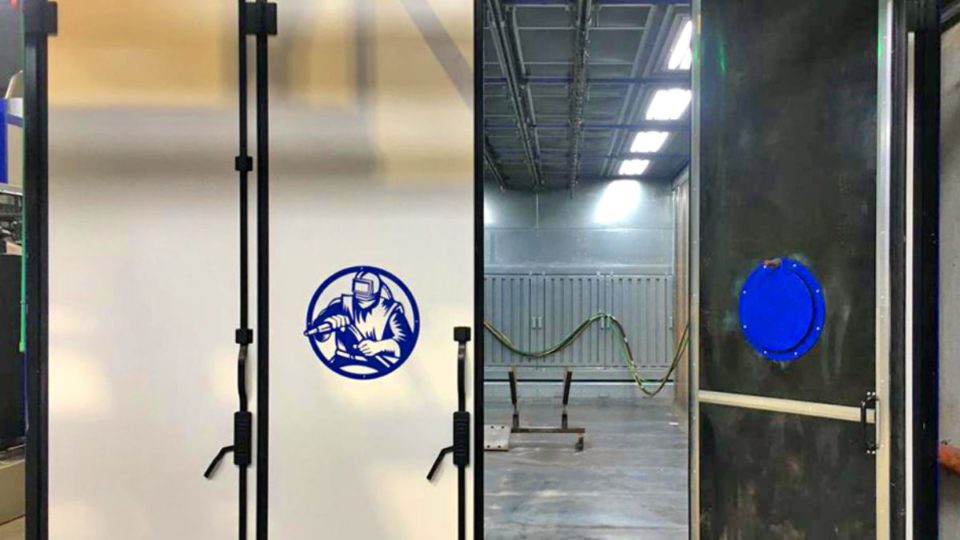 Cabine de grenaillage avec système de récupération totale et PLC