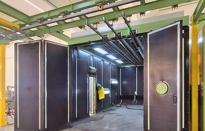 Système de revêtement en poudre pour les aires de jeux et le mobilier urbain