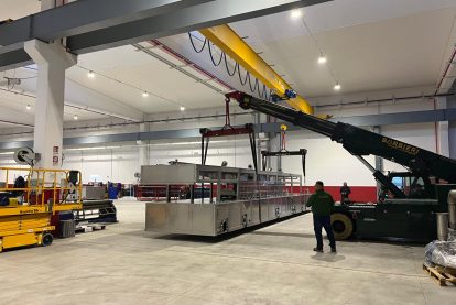 Carico e trasferimento componenti tunnel di lavaggio automatico multistadsio Eurotherm 1 Eurotherm