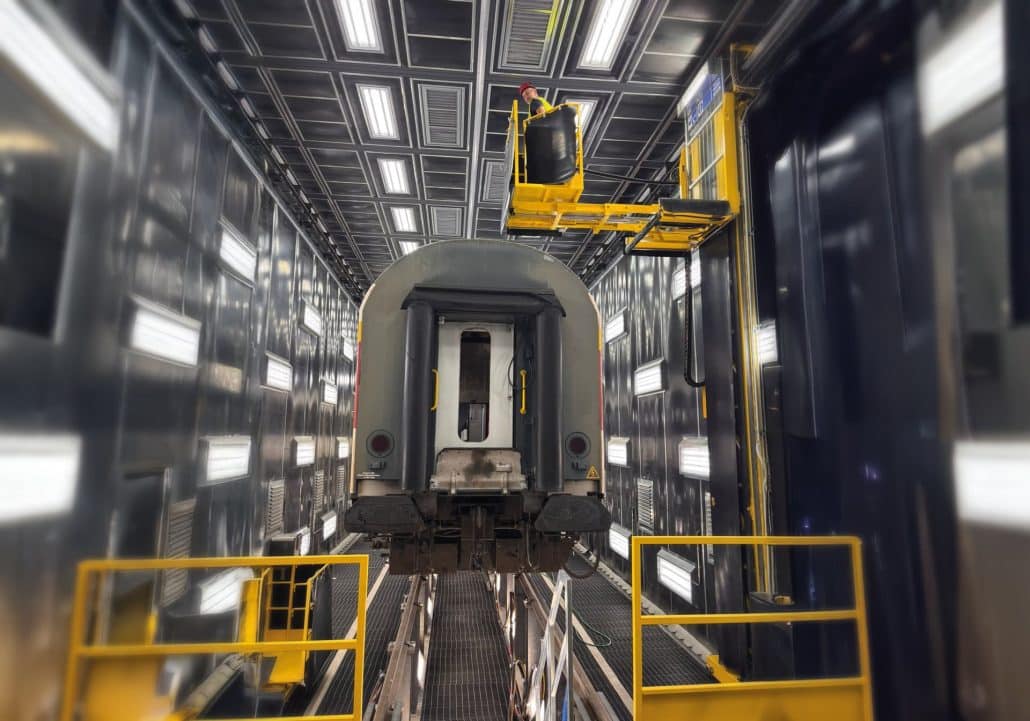 Grenaillage des trains à grande vitesse : cabine de prétraitement mécanique