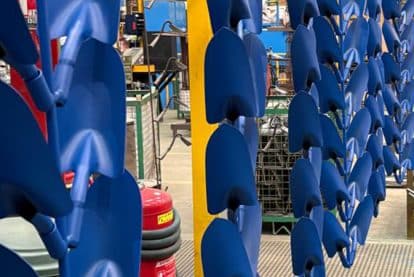 Pale per utensili da giardinaggio in metallo verniciate a polvere su linea industriale automatica