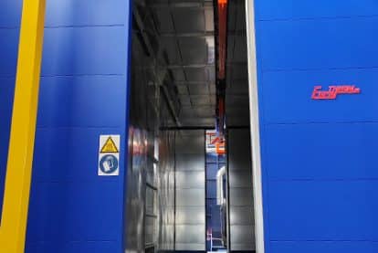 Linea di verniciatura a polvere con convogliatore aereo industriale